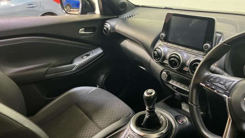 Nissan Juke 1.0 DiG-T 114 N-Connecta 5dr Petrol Hatchback